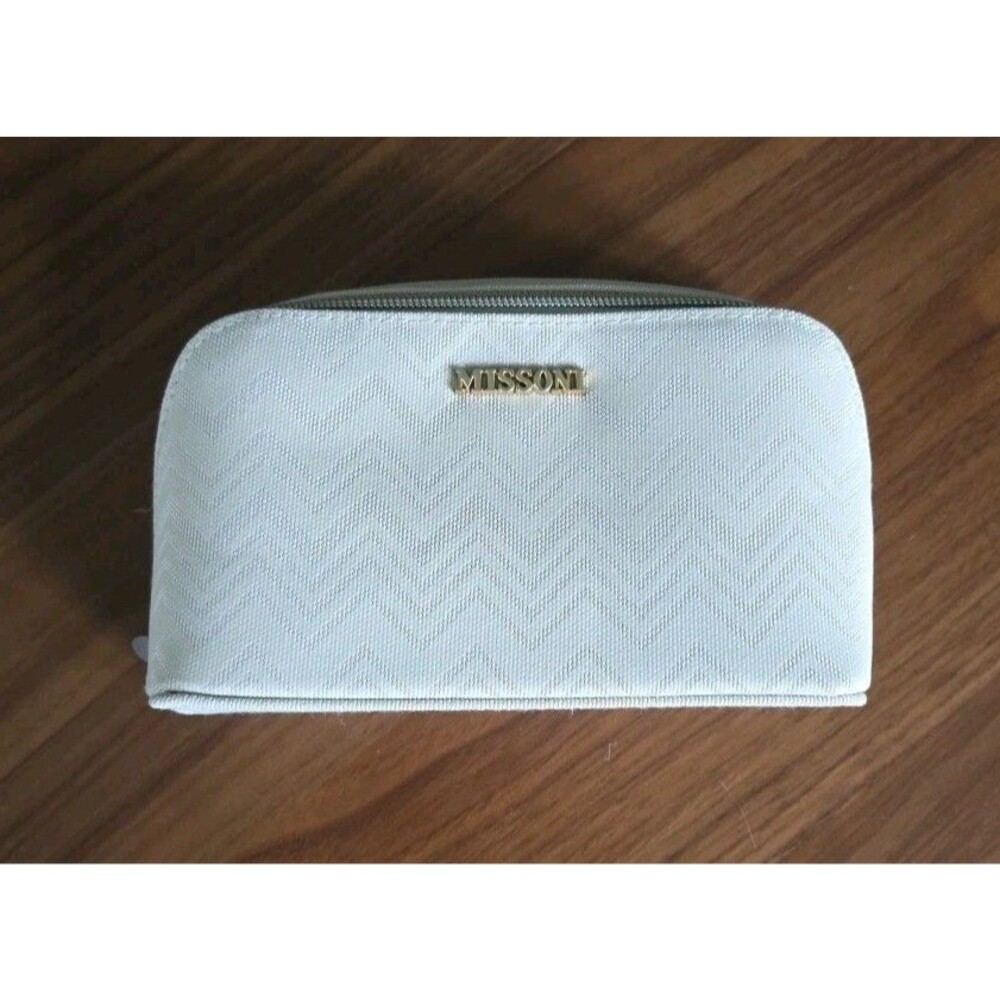 NEW MISSONI Delta One First Class Amenity Kit New Cream Sealed